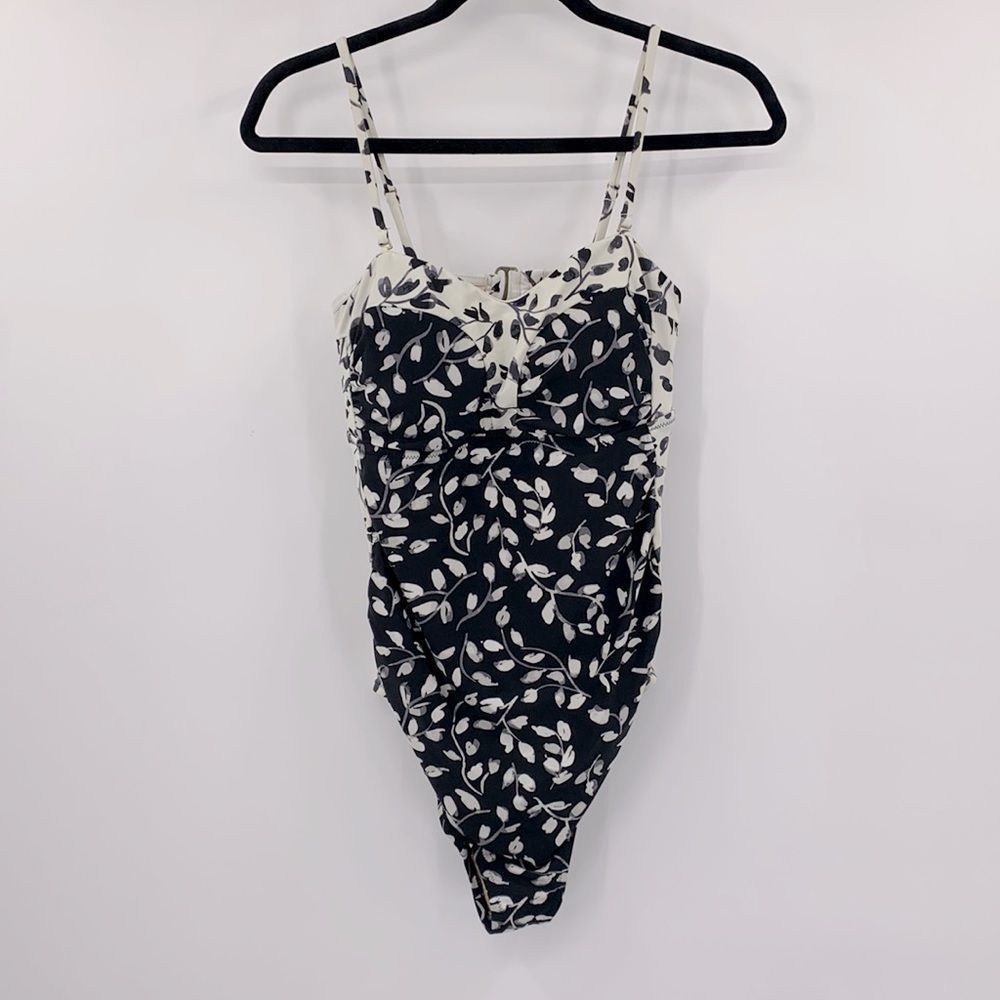 A Pea In The Pod Maternity Swimsuit Sz M